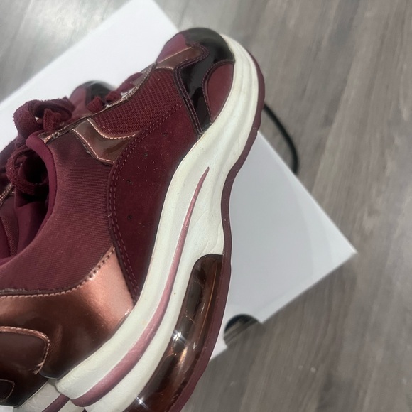 Aldo women’s casual Burgundy Sneakers - Picture 4 of 6
